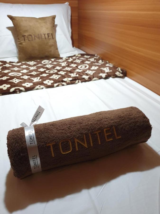 TONITEL Hotel Malioboro Yogyakarta Kültér fotó